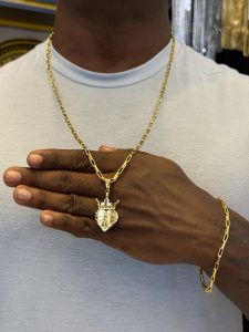 Cordão + pulseira Cartier 4mm + pingente nossa senhora banhado a ouro 18k