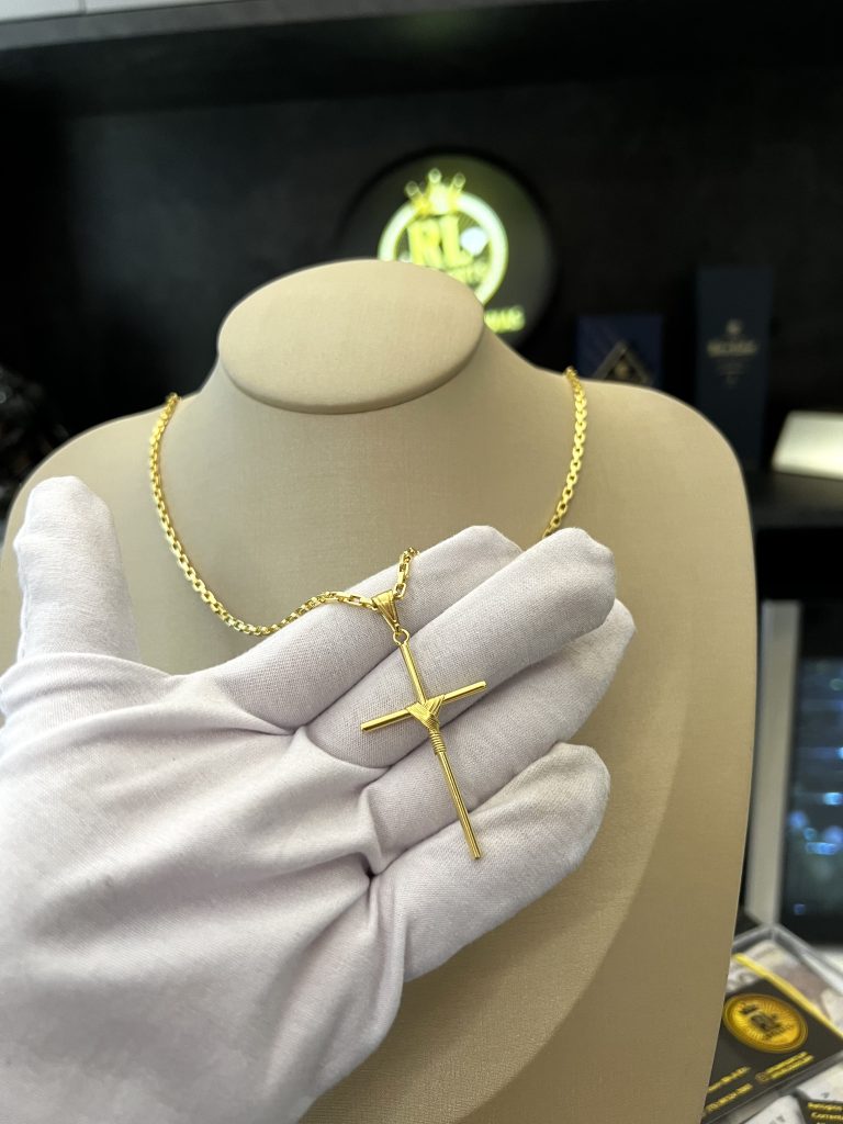 Cordão Tijolinho 4mm com Pingente Cruz Banhado a Ouro 18