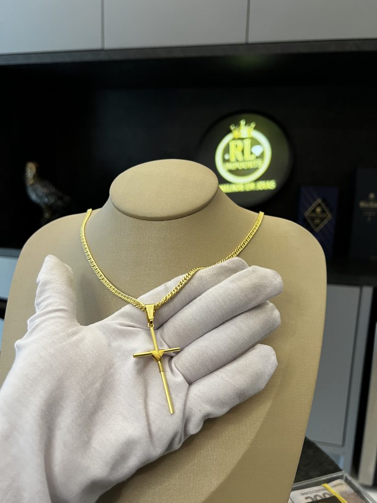 Cordão Grummet 5mm com Pingente Cruz Banhado a Ouro 18k