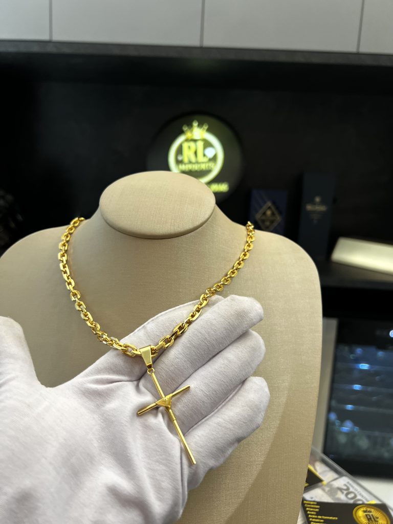 Cordão Cadeado 6mm com Pingente Cruz Banhado a ouro 18k