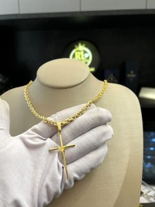 Cordão Cadeado 5mm com Pingente Cruz Banhado a Ouro 18k