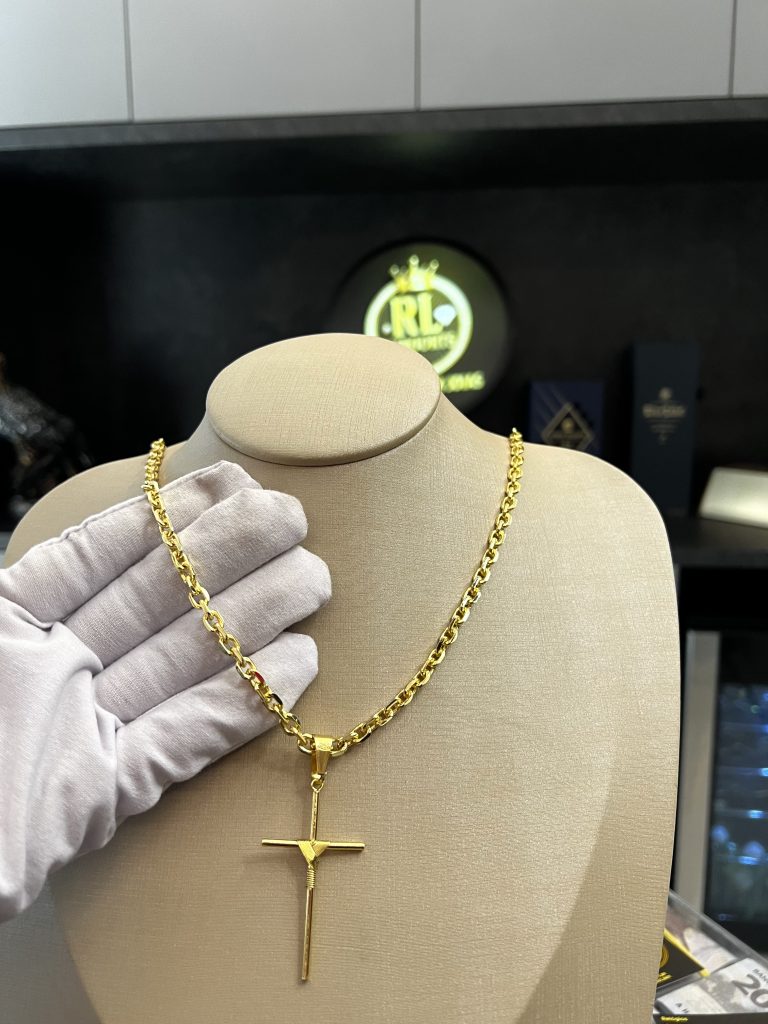 Cordão Cadeado 5mm com Pingente Cruz Banhado a Ouro 18k