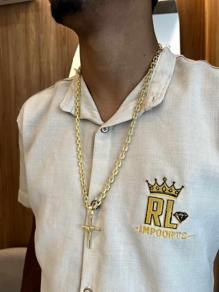 Cordão Cadeado 6mm com Pingente Cruz Banhado a ouro 18k