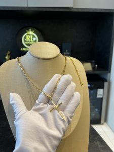 Conjunto Cubinho 4mm com Pingente Cruz banhado a ouro 18k