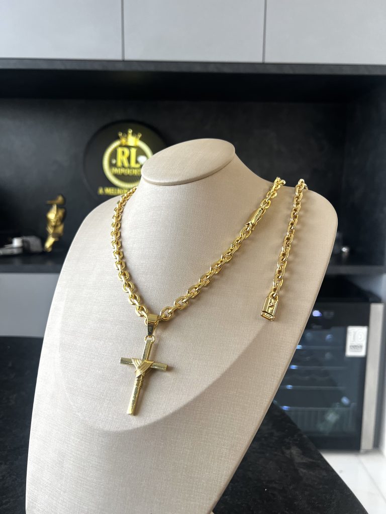 Conjunto Cadeado 8m com Pingente Cruz Banhado a Ouro 18k