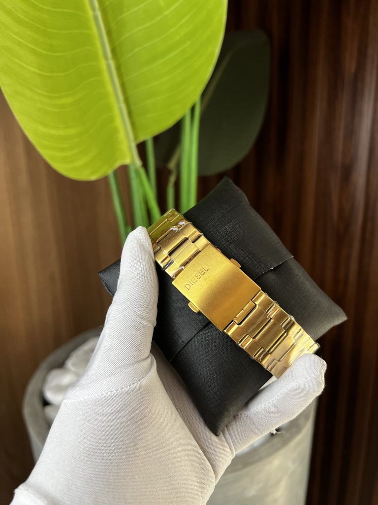Relógio Diesel Interno Dourado