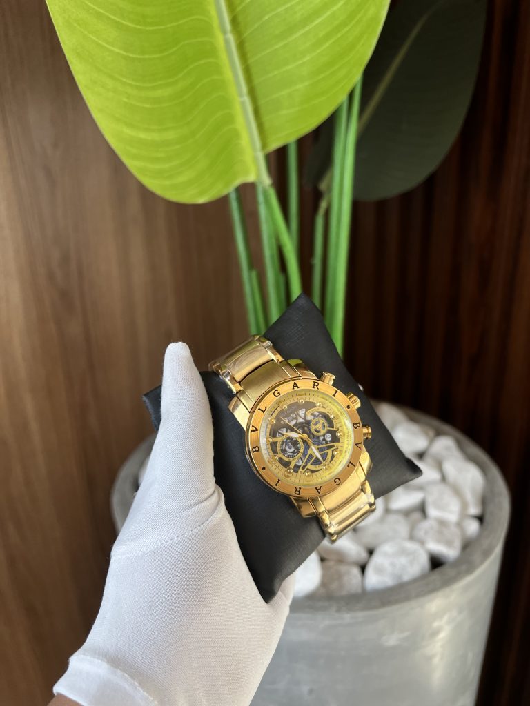 Relógio Exqueleto Dourado Interno Azul e Dourado