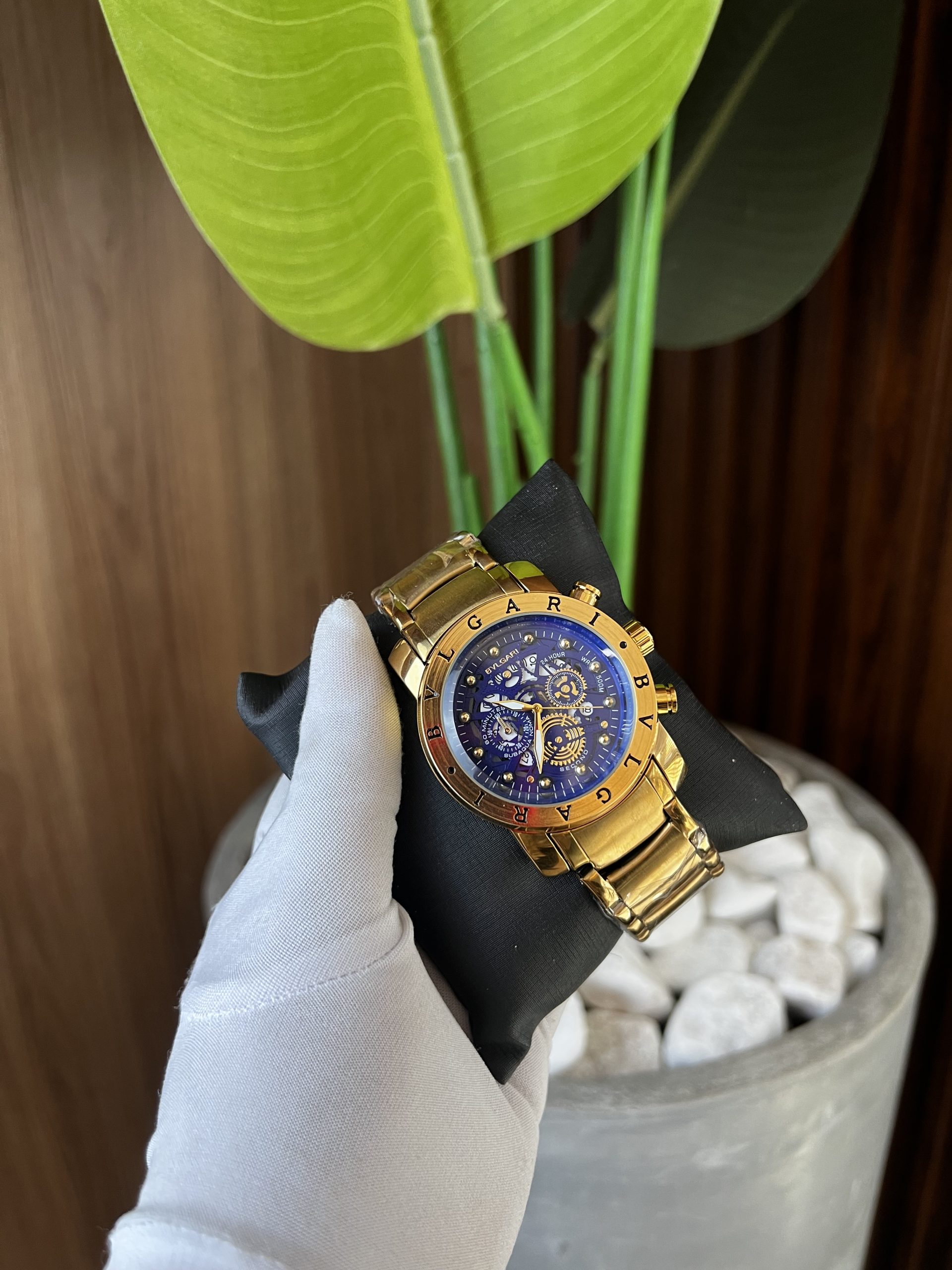 Relógio Exqueleto Dourado Interno Azul
