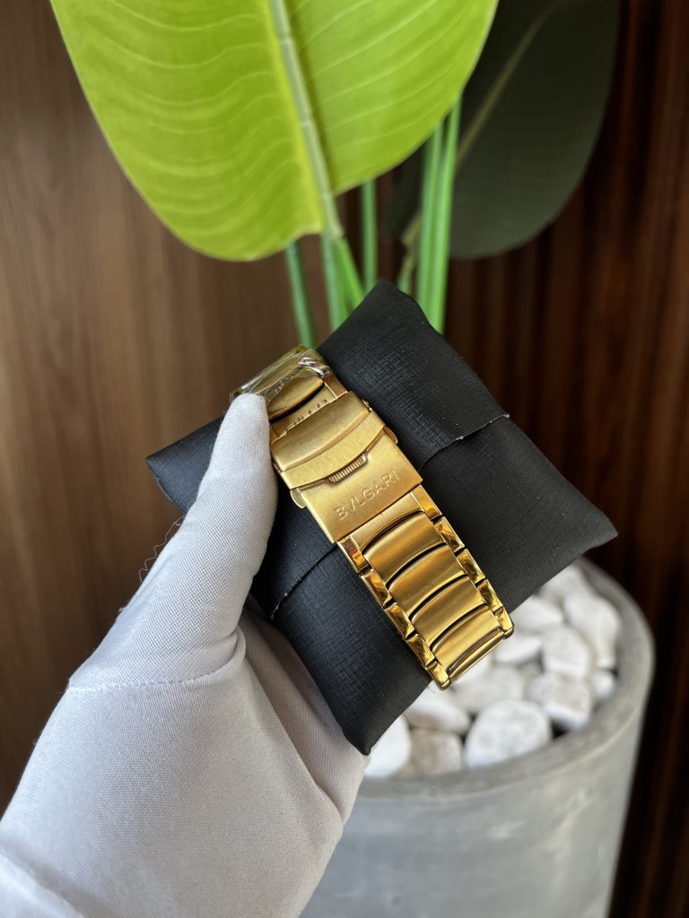 Relógio Coringa Dourado Interna Branca