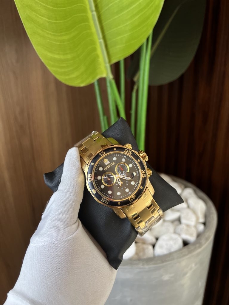 Relógio Invicta ProDriver Dourado Interna Preta
