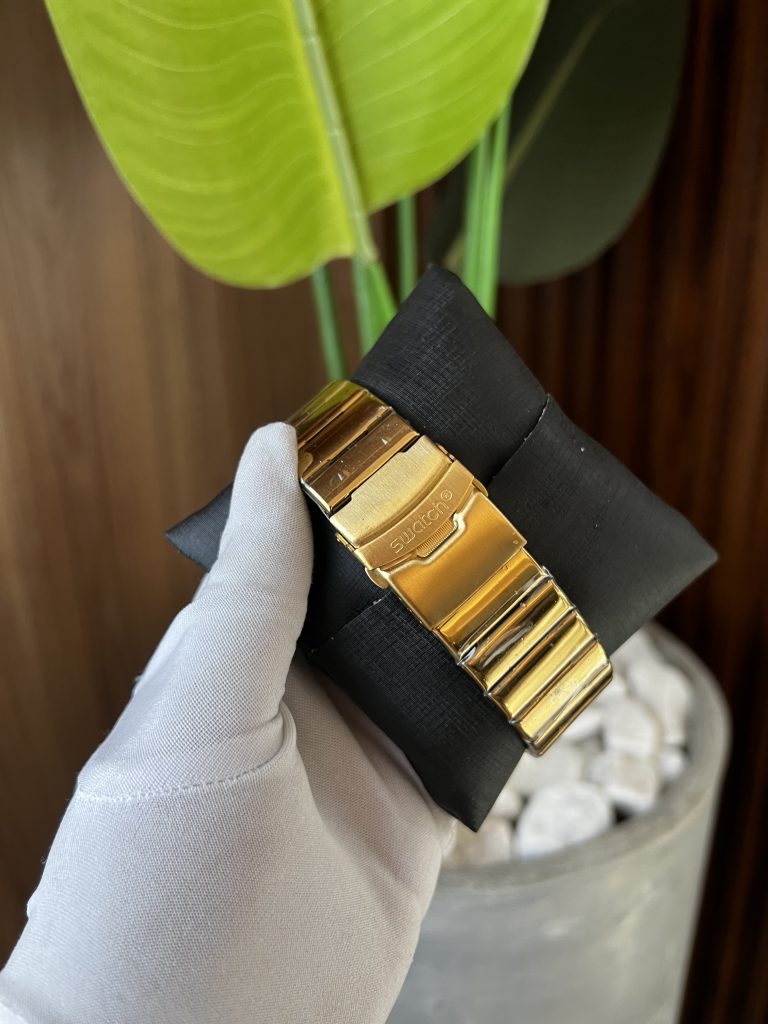 Relógio Swatch 007 Dourado