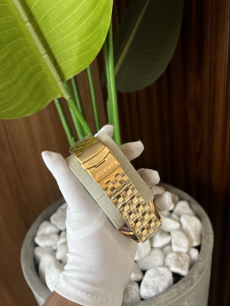 Relógio Invicta Cassino Dourado Interno Azul