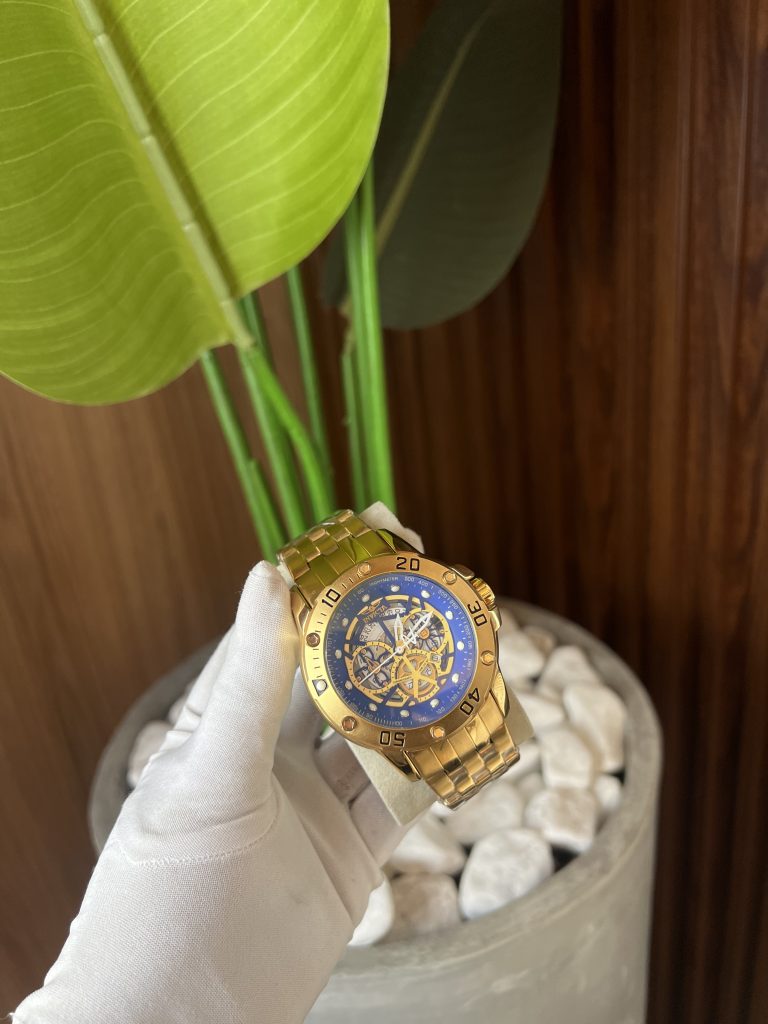 Relógio Invicta Esqueleto Dourado Interno Azul