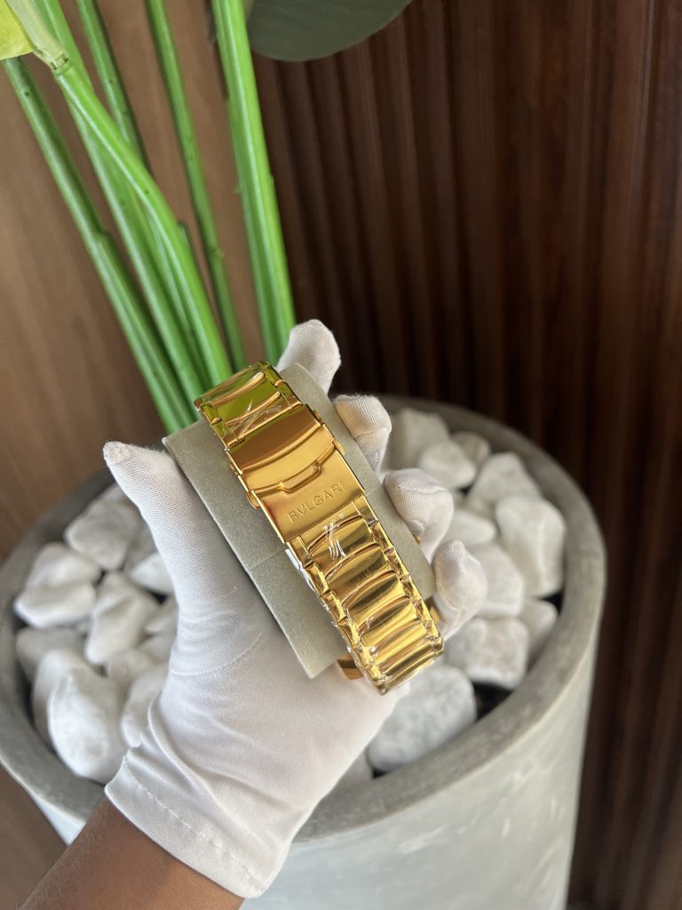 Relógio Bvlgari Dourado Esqueleto Dourado e Branco