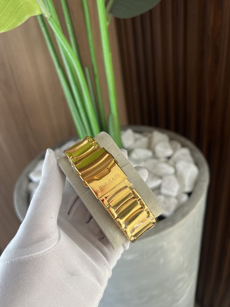 Relógio Bvlgari Dourado Esqueleto Preto