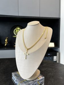 Conjunto Cadeado Duplo 6mm com Pingente Cruz Vasada detalhes na ponta