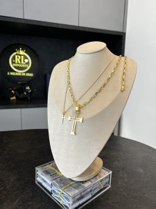 Conjunto Tijolinho Alongado Trava Dupla 5mm com Pingente Cruz Malta Acompanha uma mais fina de Brinde