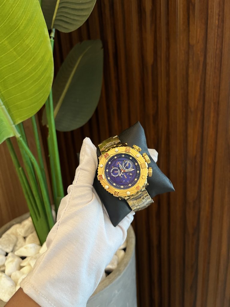 Relógio Modelo Novo Dourado (Acompanha Brinde)