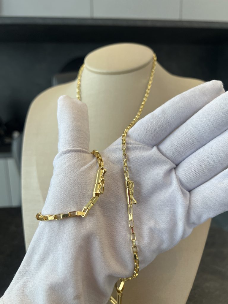 Conjunto Tijolinho 4mm Com Pingente Crucifixo Bordado Quadrado