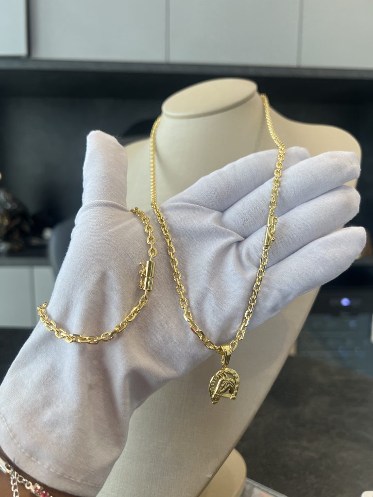 Conjunto Cadeado 4mm Com Pingente Ferradura Cavalo